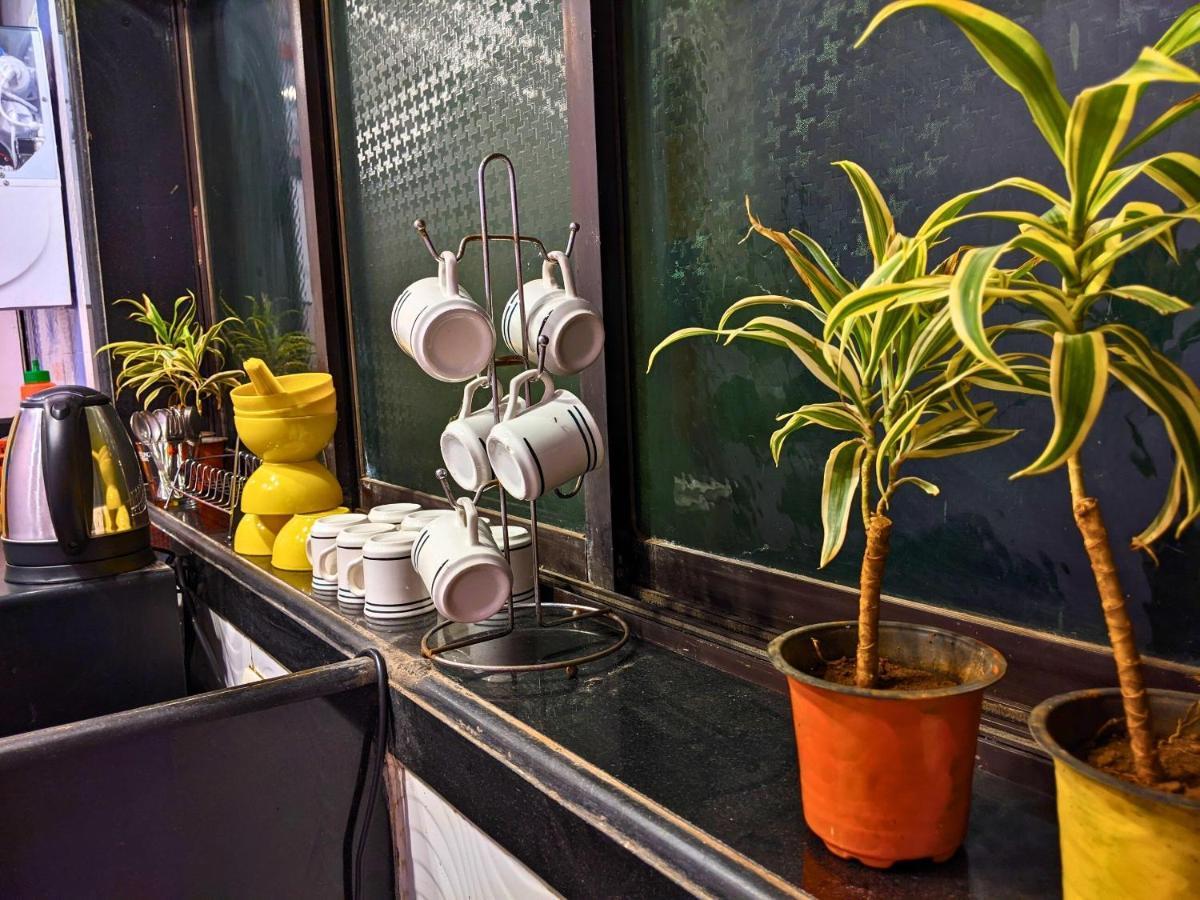 Awaara Backpackers Hostel, Alibag Bagian luar foto