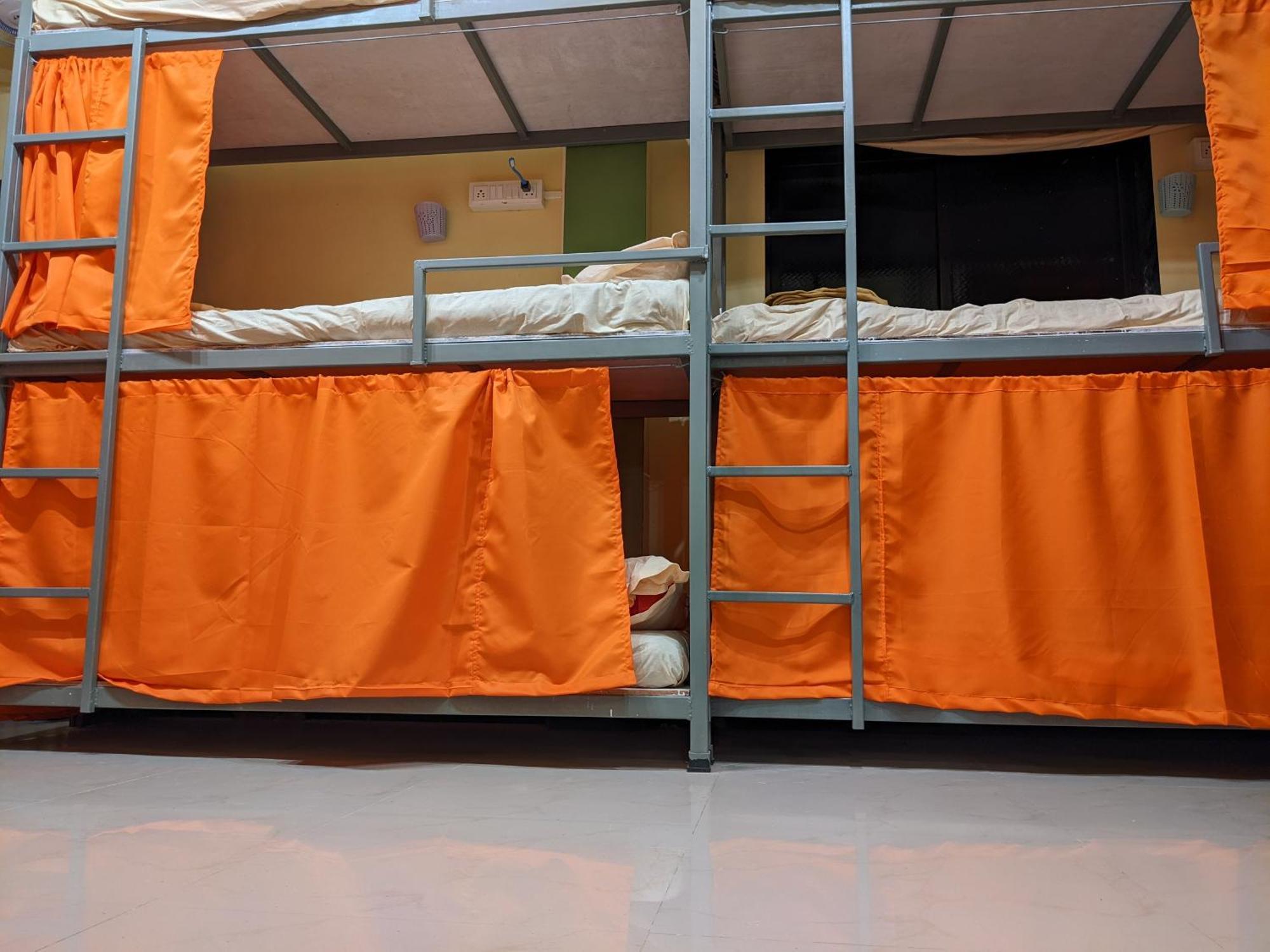 Awaara Backpackers Hostel, Alibag Bagian luar foto